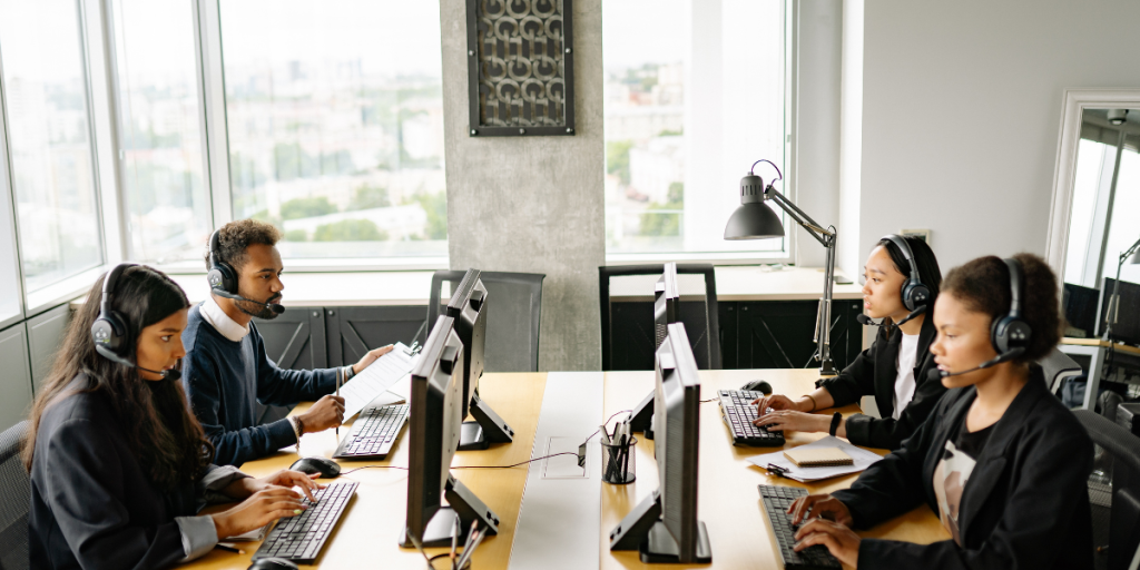 How to Choose the Right customer service call Center Partner to Outsource Customer Service
